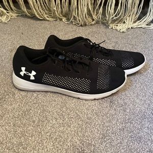Men’s Under Armor sneakers 👟